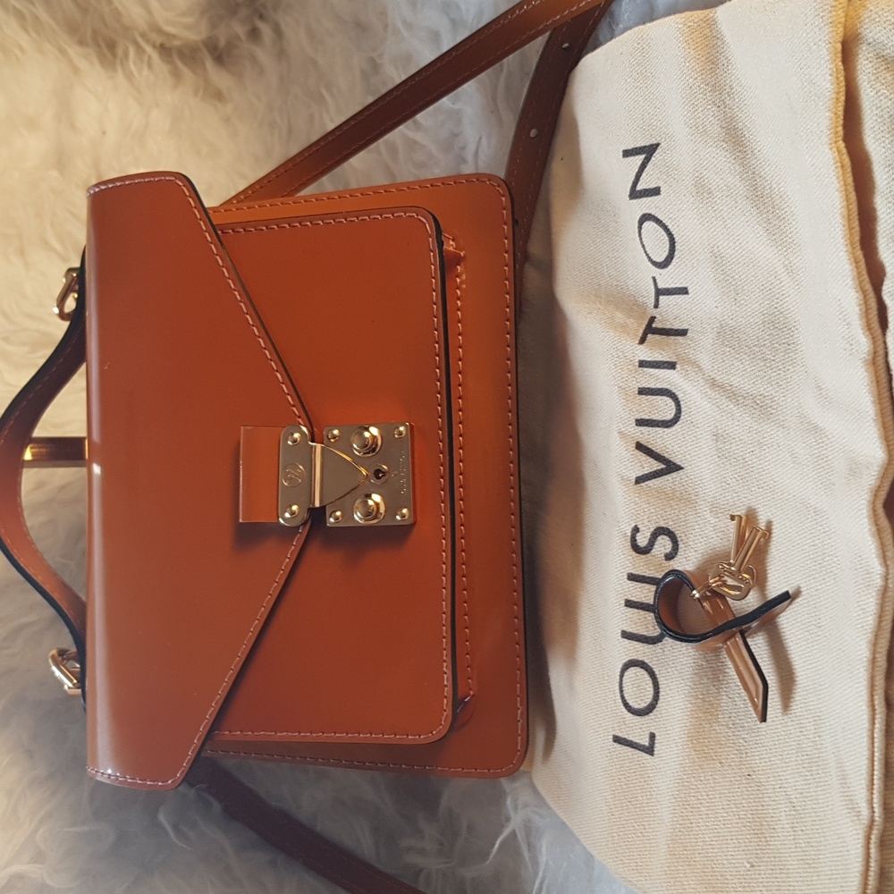 ❌❌Sold--Vibrant Brown Leather 2Way Vernis Crossbody Bag with Gold Hardware